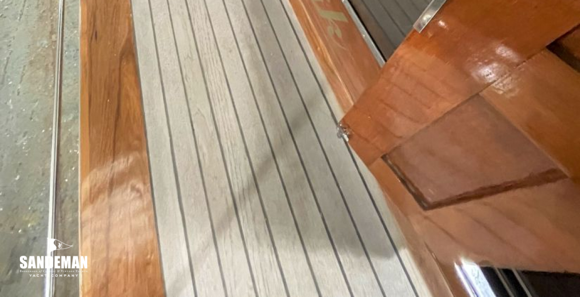 Stbd side deck view aft