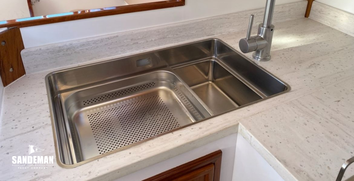 Forward facing galley sink