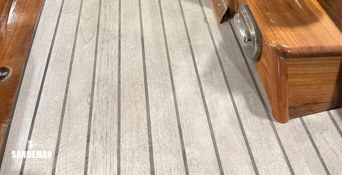 Stbd side deck view aft