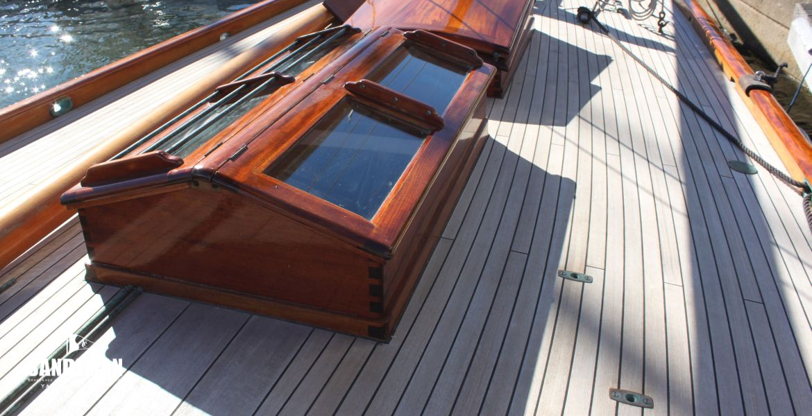 Mid deck view over skylight aft
