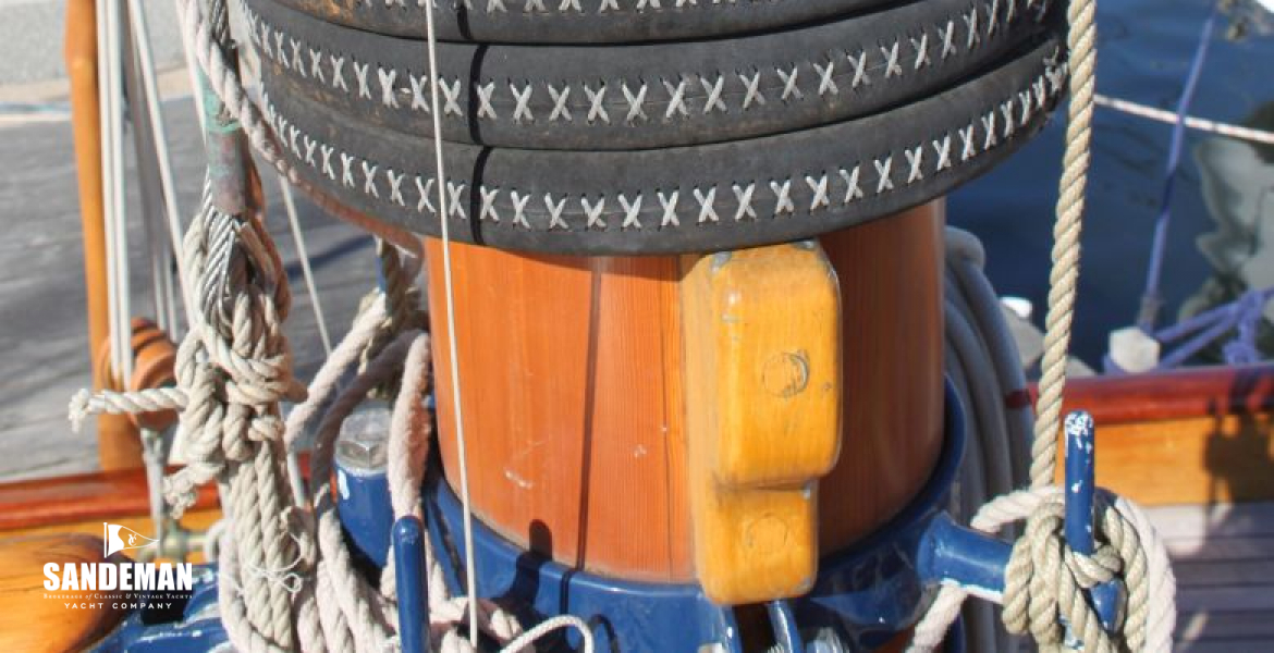 Mainsail leather luff hoops