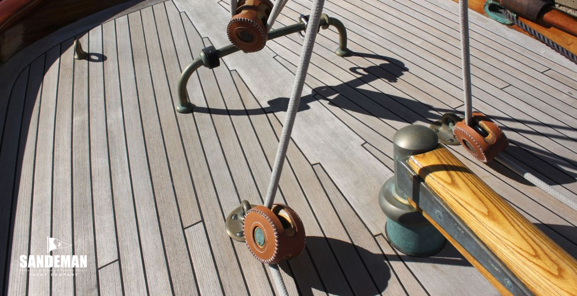 Aft deck view aft