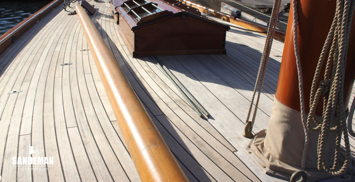 Mid deck view aft
