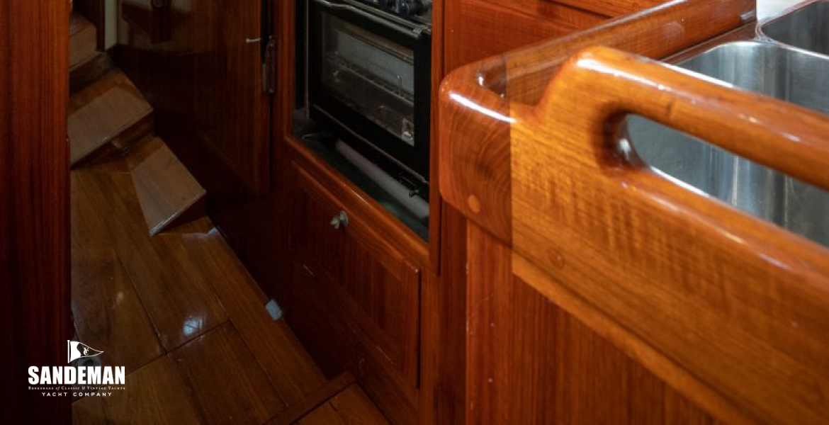 Galley lobby to port & corridor aft