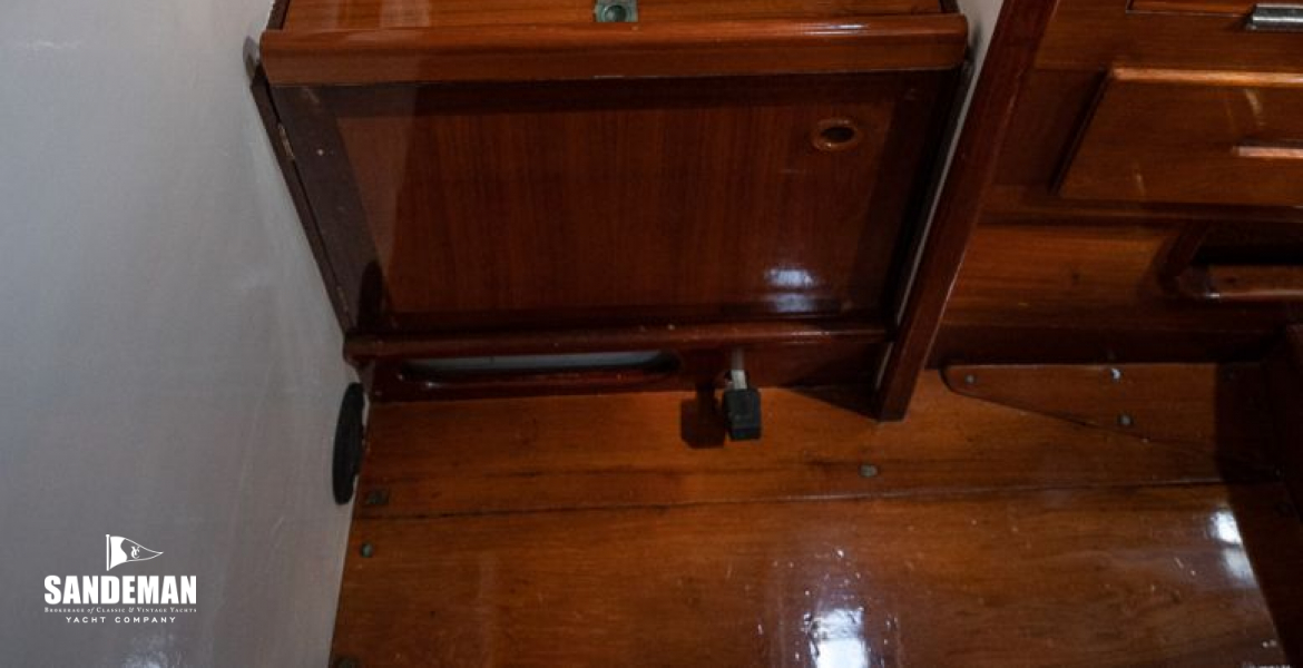 aft cabin commode