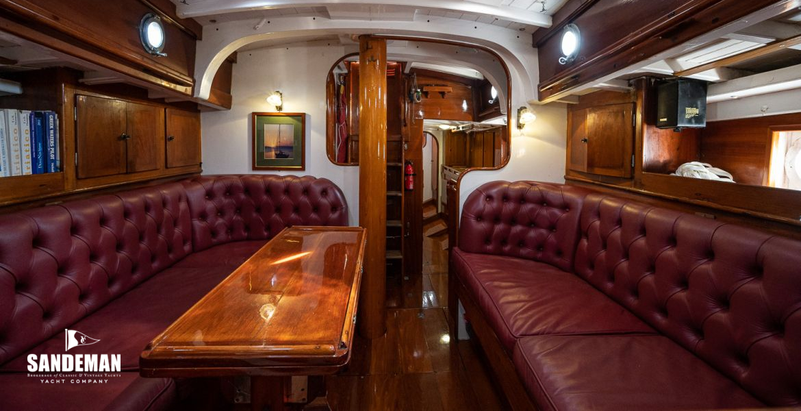 Saloon view aft to lobby
