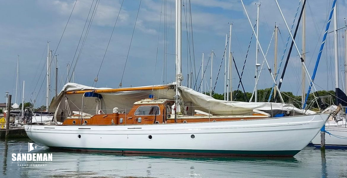 yacht