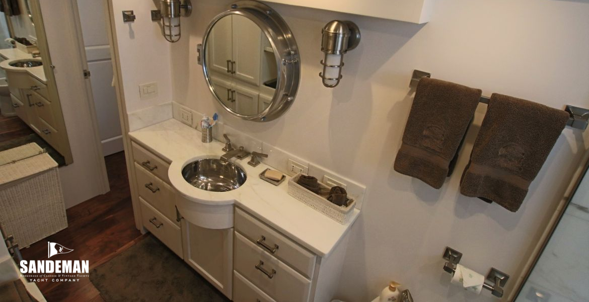 Owner's cabin en-suite