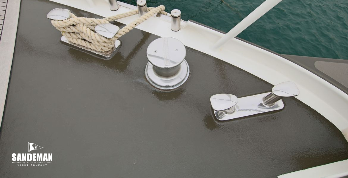 Foredeck details