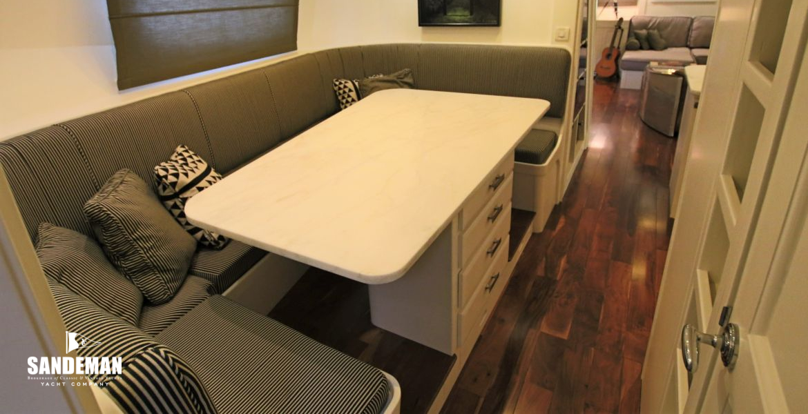 Return to dining area, view aft