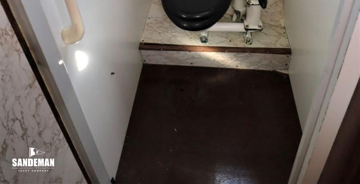 WC Compartment to port