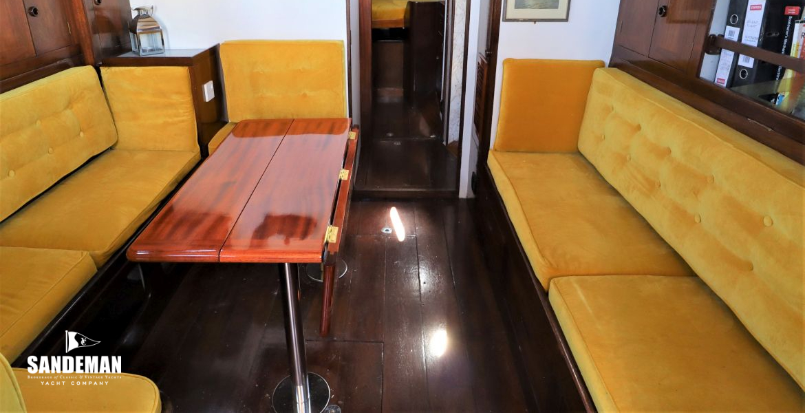Saloon view fwd