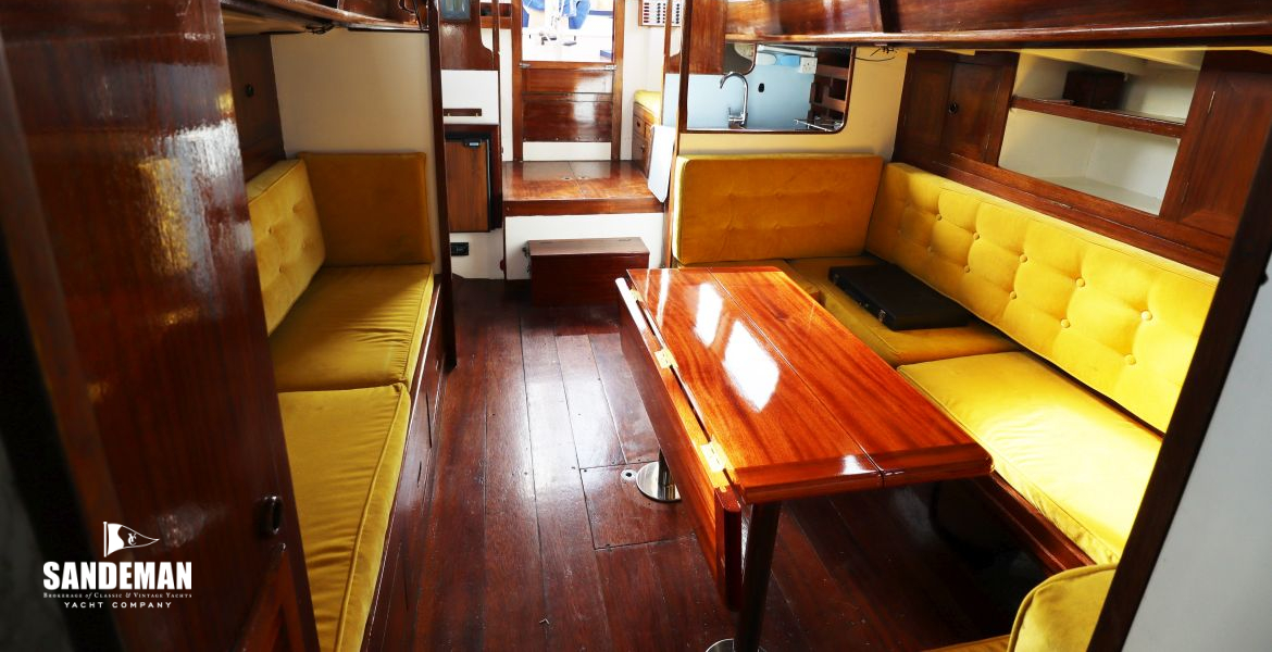 Saloon view aft
