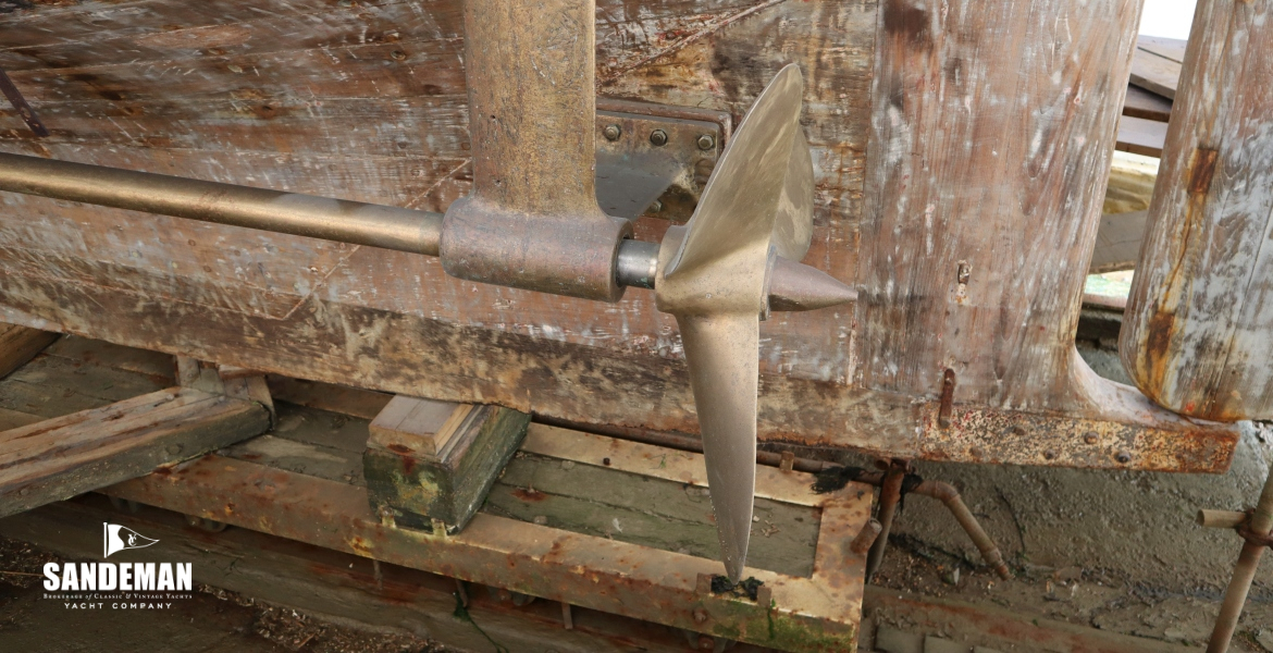 Port sterngear