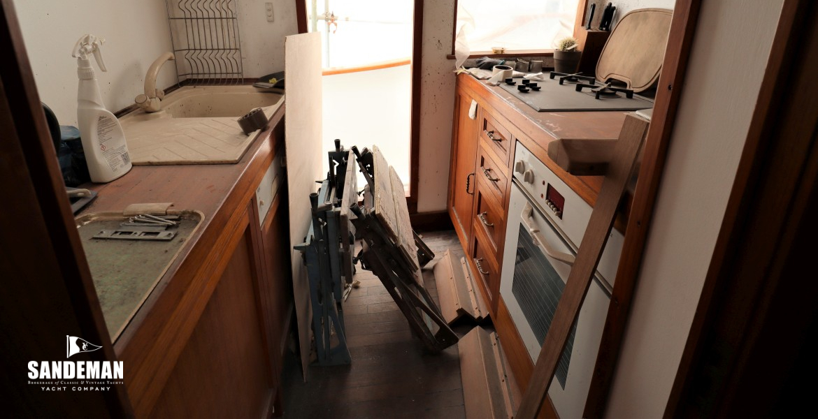 Lobby between saloon and wheelhouse
