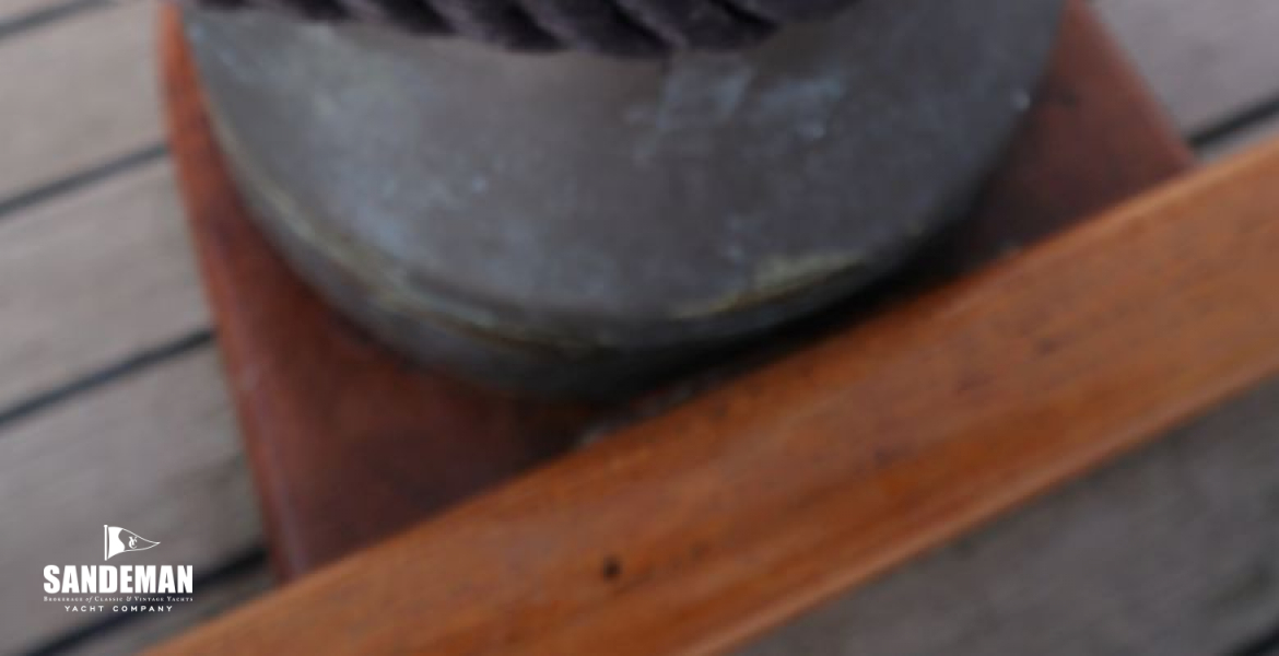 Lewmar bronze sheet winch