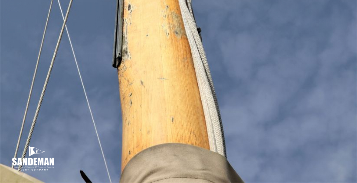 Mast from aft