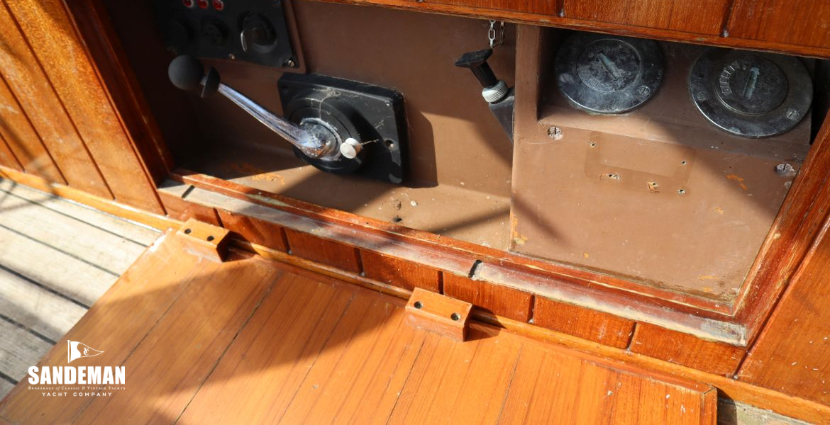 Engine controls and tank fillers