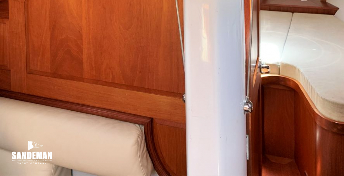 Mast partner details forward saloon