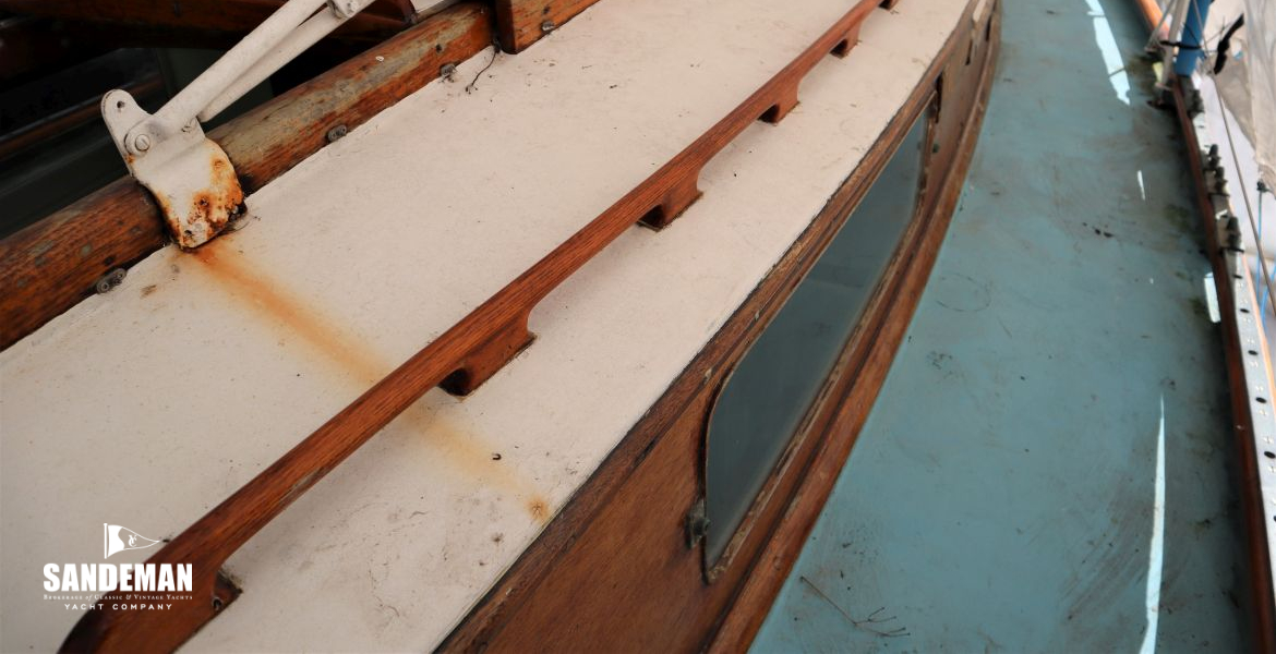 Starboard side deck view forward