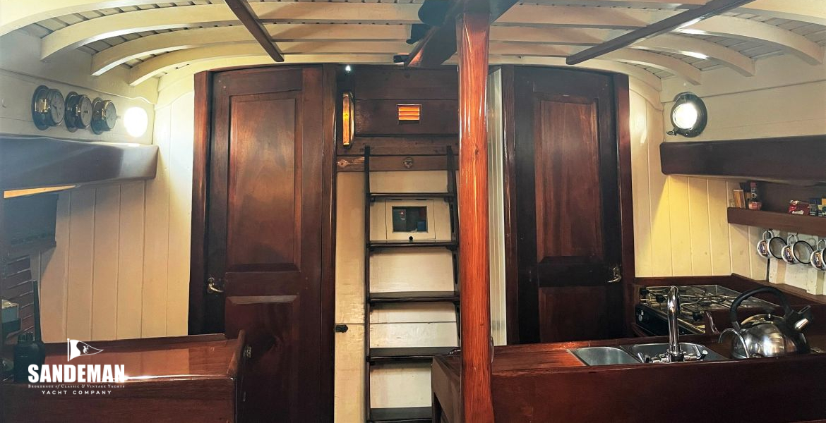 Saloon view aft