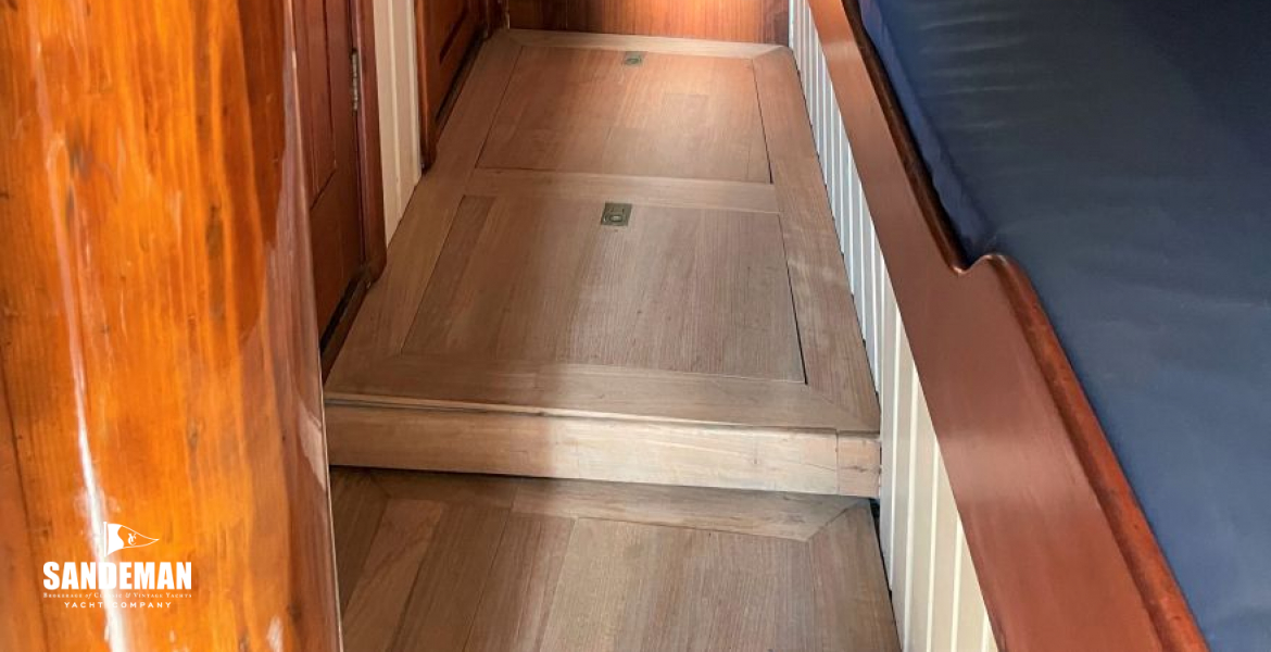 Passage cabin view forward
