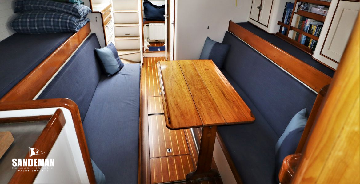 Saloon view aft