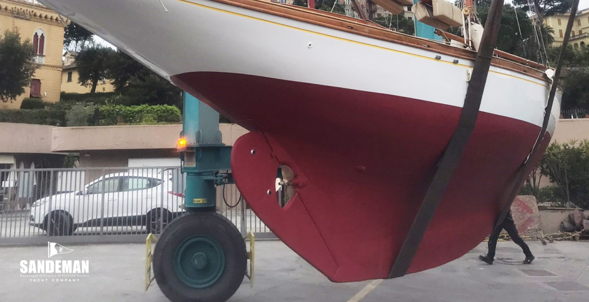 Hauled out starboard quarter