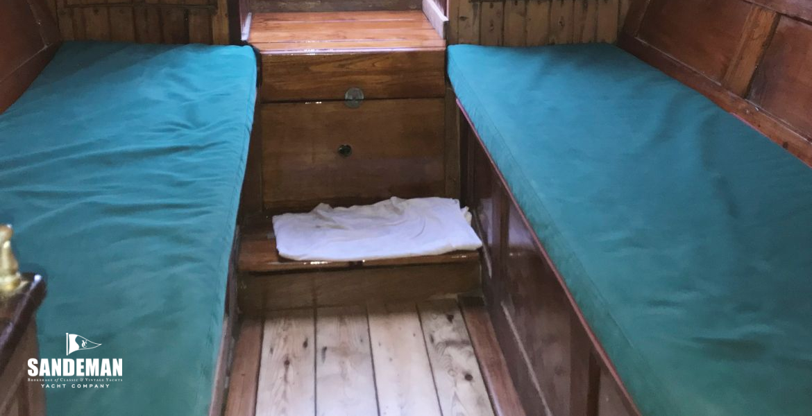 Saloon view aft
