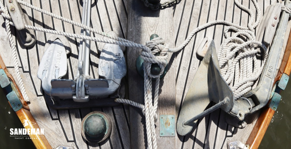 Foredeck details