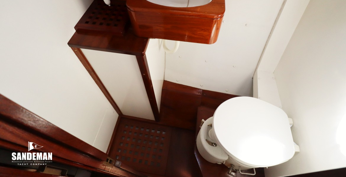 WC/ Shower Compartment