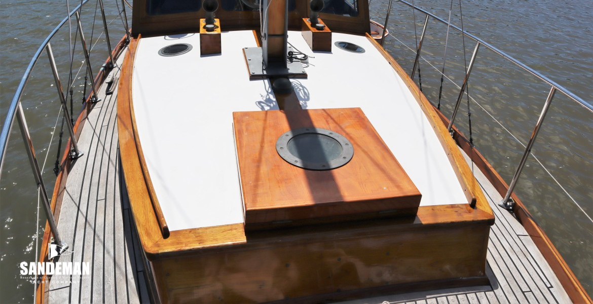 View aft from foredeck