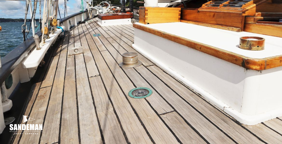 Mid side deck view forward