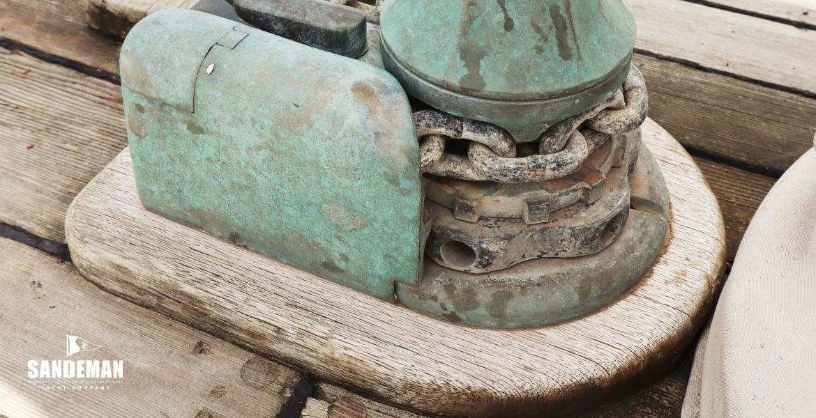 Anchor windlass