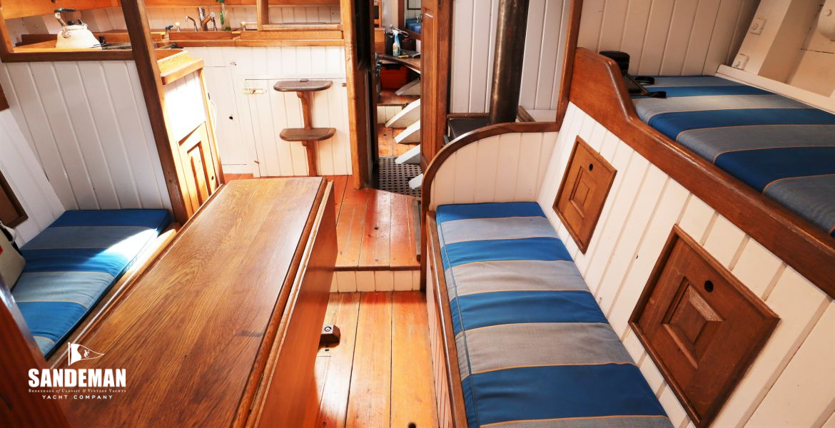 Saloon view aft