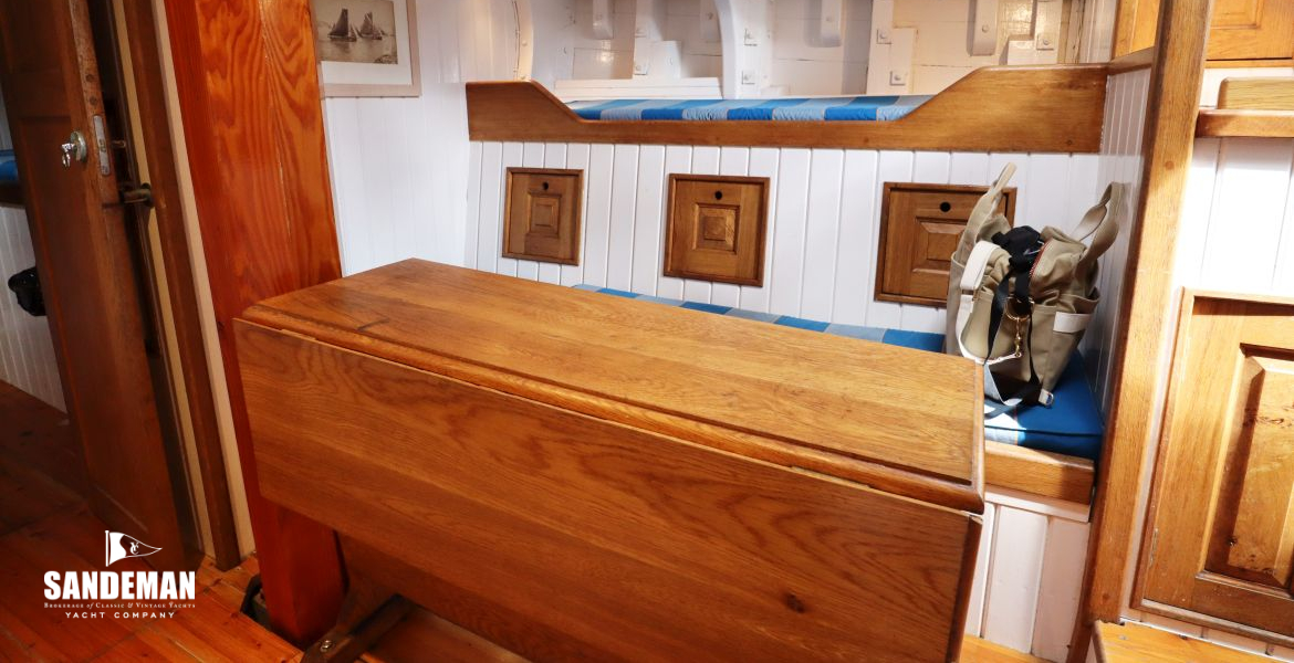 Saloon view to starboard