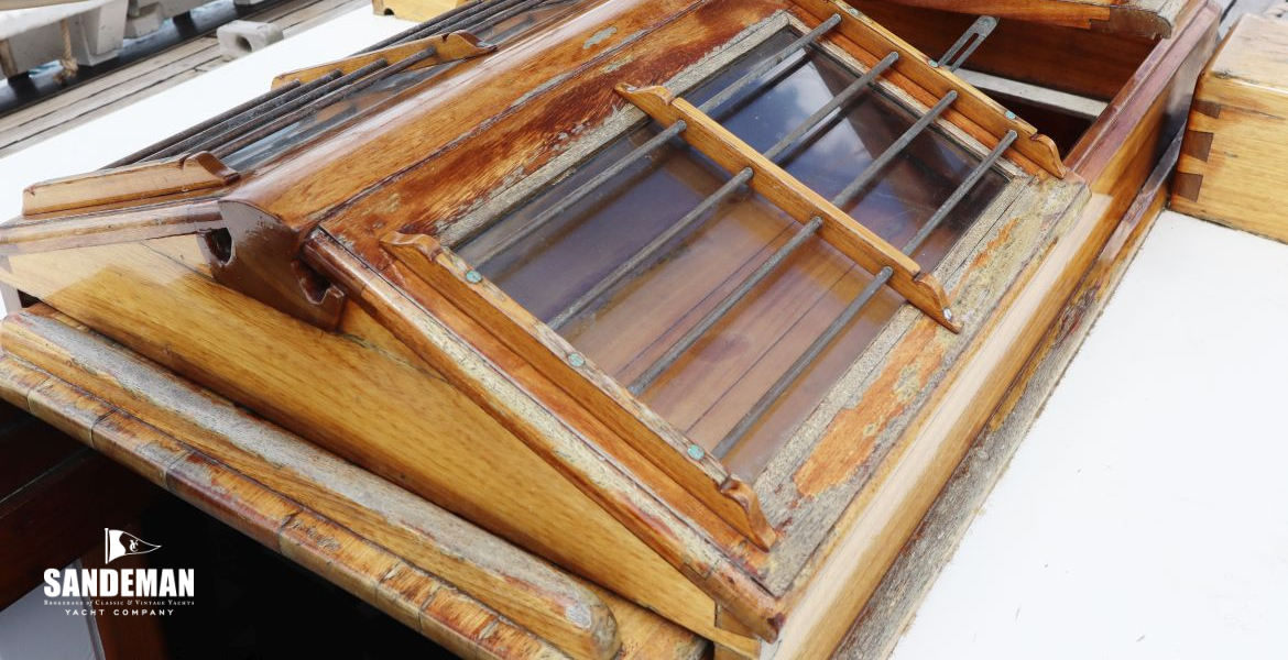 Mid deck house skylight view forward