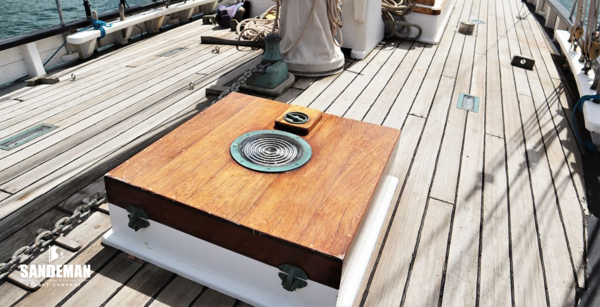 Forehatch view aft