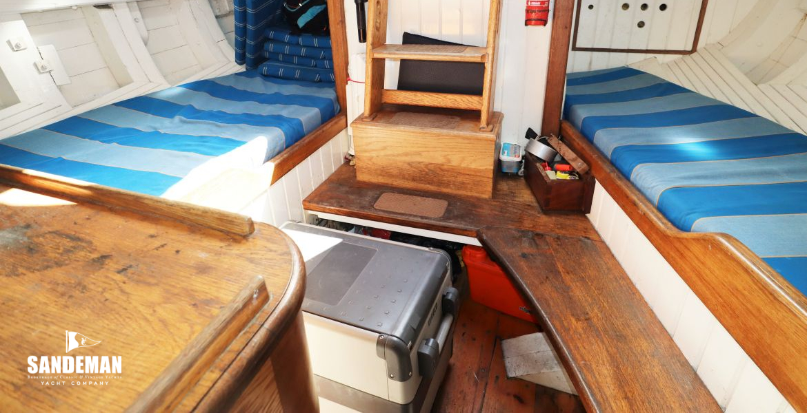 Aft pilot cabin view aft
