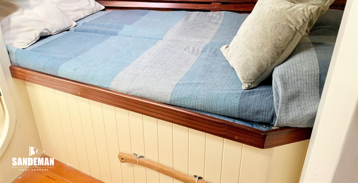 Forward master cabin double berth to starboard