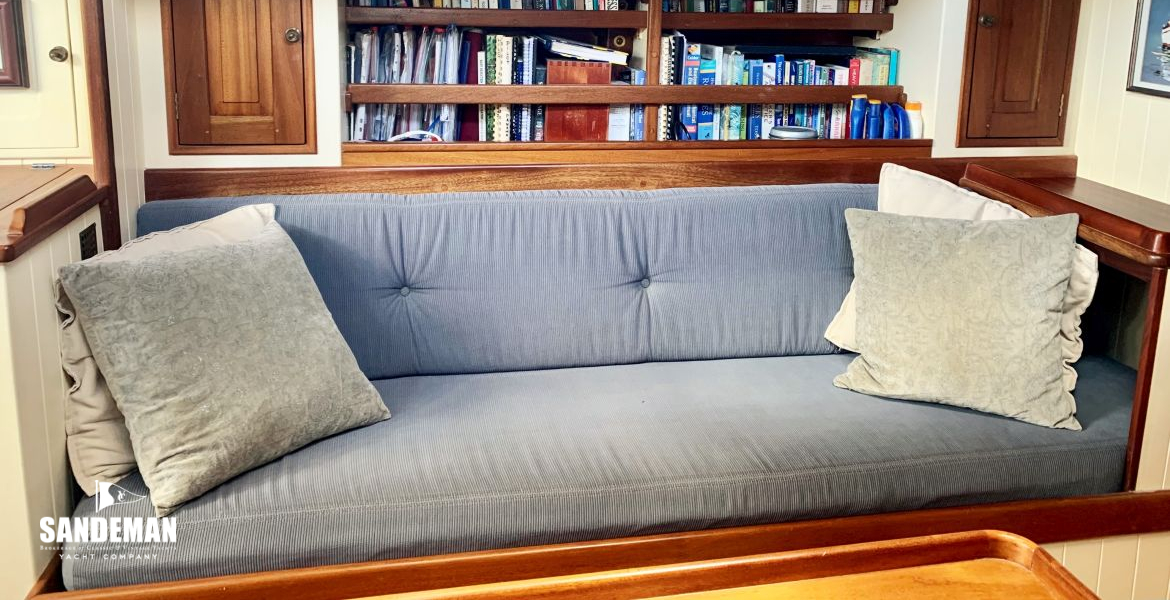 Port saloon settee/ berth