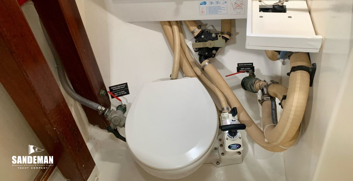 WC shower view to starboard