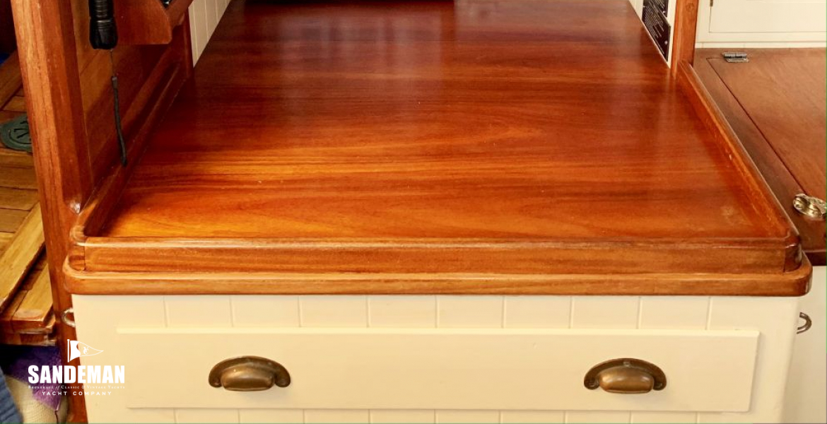 Chart table to port