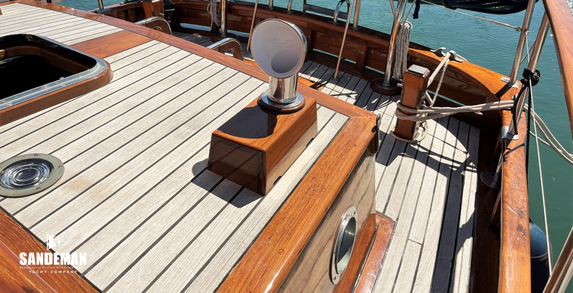 Aft trunk cabin view aft