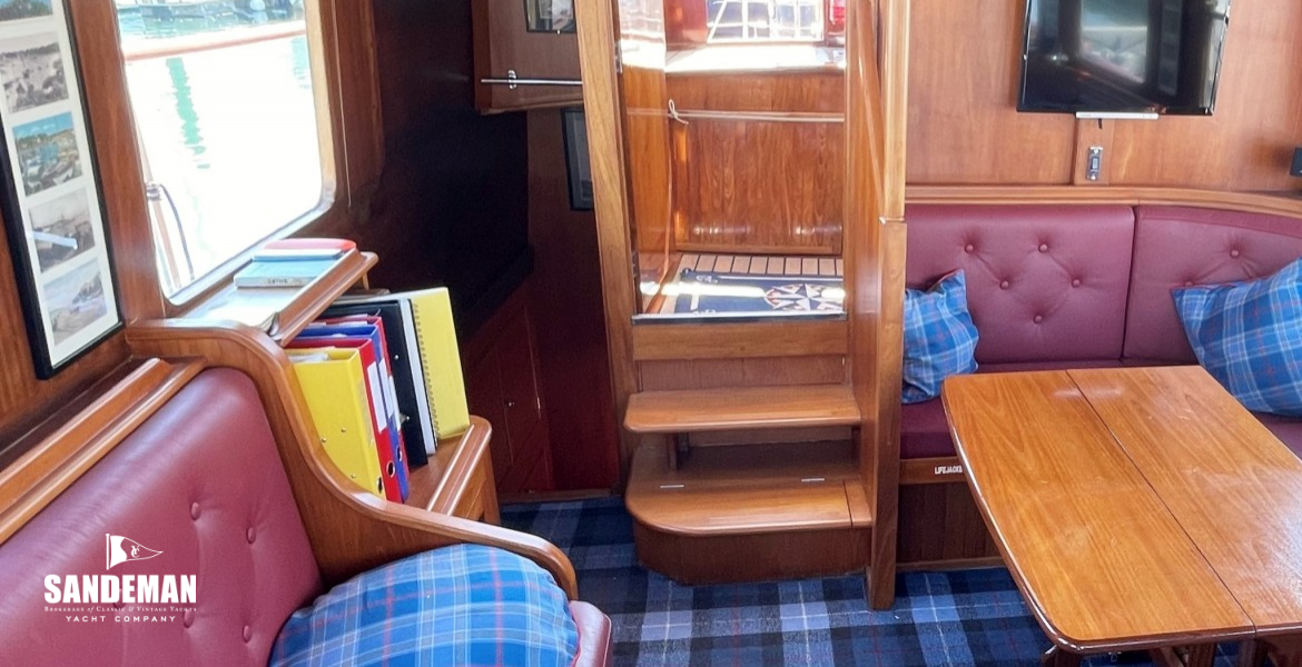 Companionway aft to wheelhouse