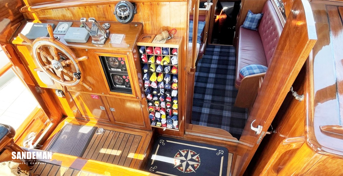 Wheelhouse view forward