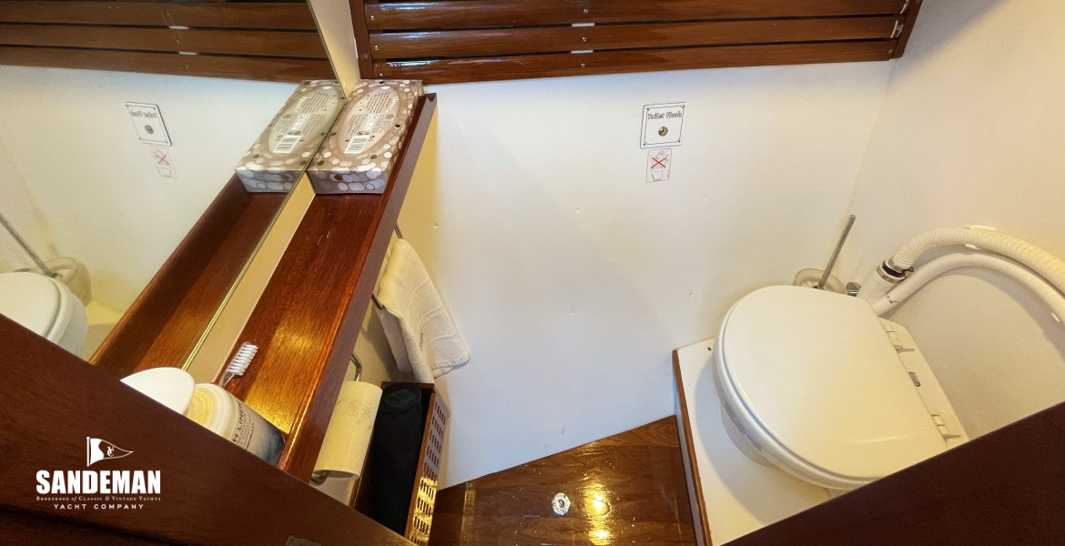Forward WC Compartment