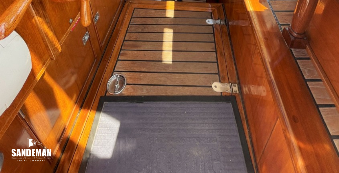 Wheelhouse view to starboard
