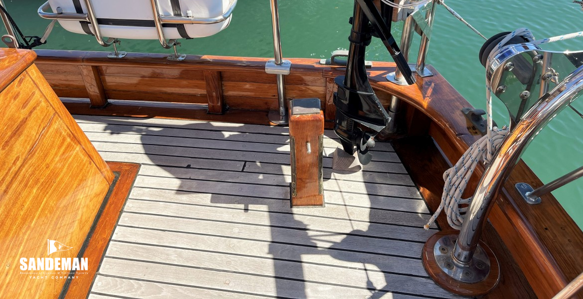 Aft deck starboard details