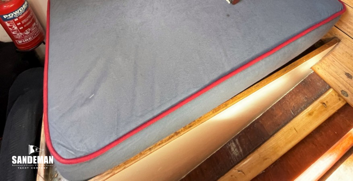 Quarter berth to port